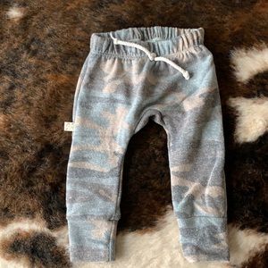 Childhoods Clothing Baby Boy Faded Camo Gussets